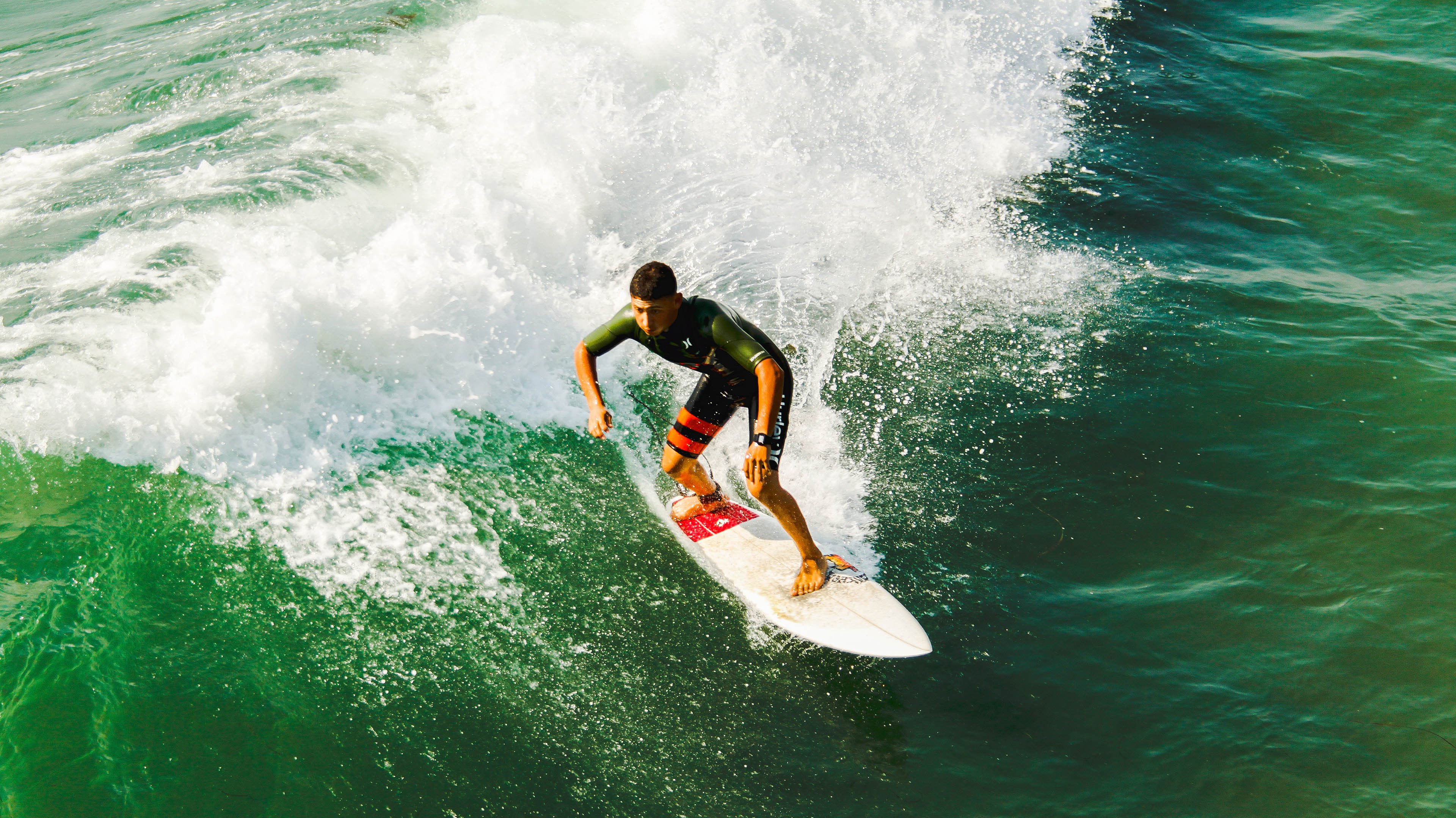 水球比赛中立代表队A女队拼搏精神可嘉，女子水球联合队队员名单