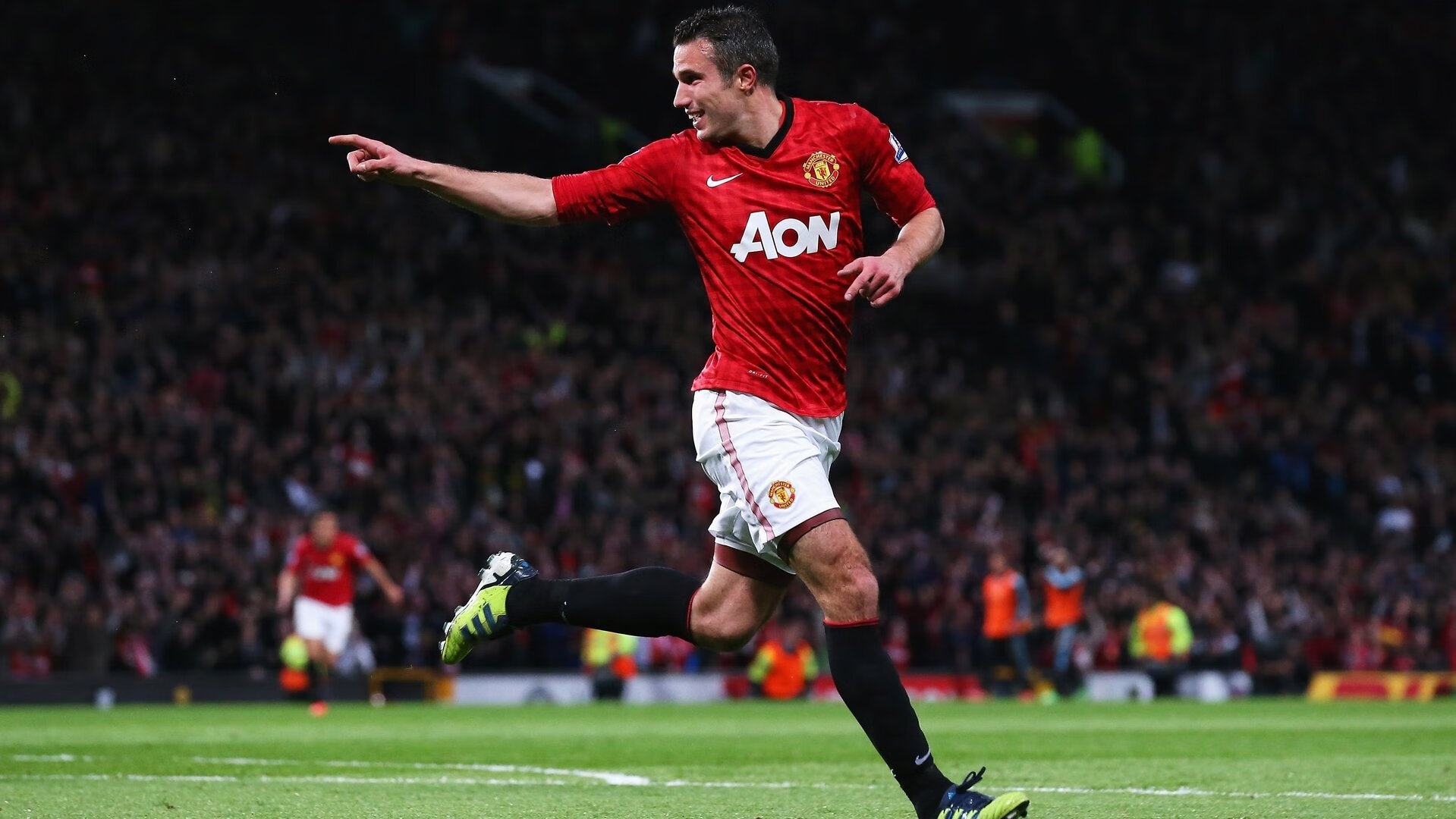 开云官网APP下载-格林伍德的冷静应对与出色的球场位置感，帮助袋鼠队稳定防线，格林伍德打什么位置